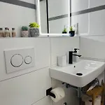 Klassen - Design In 11 Etage - Tolle Aussicht - Sauna, Pool - Netflix *