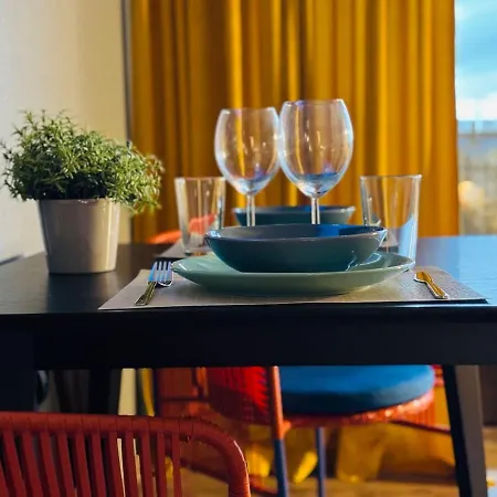 Klassen - Design In 11 Etage - Tolle Aussicht - Sauna, Pool - Netflix *