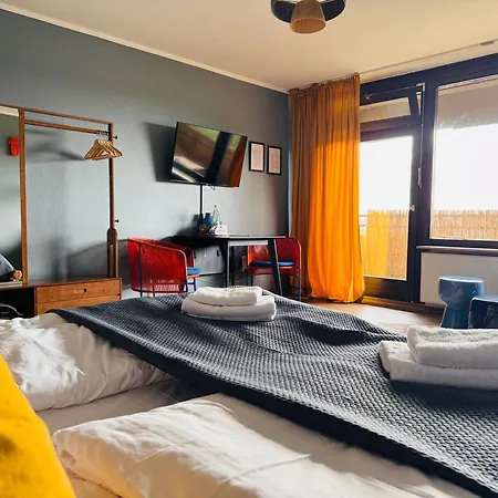 Klassen - Design In 11 Etage - Tolle Aussicht - Sauna, Pool - Netflix