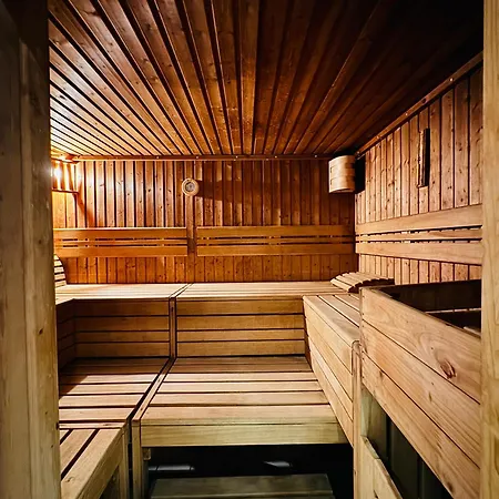 Klassen - Design In 11 Etage - Tolle Aussicht - Sauna, Pool - Netflix Appartement