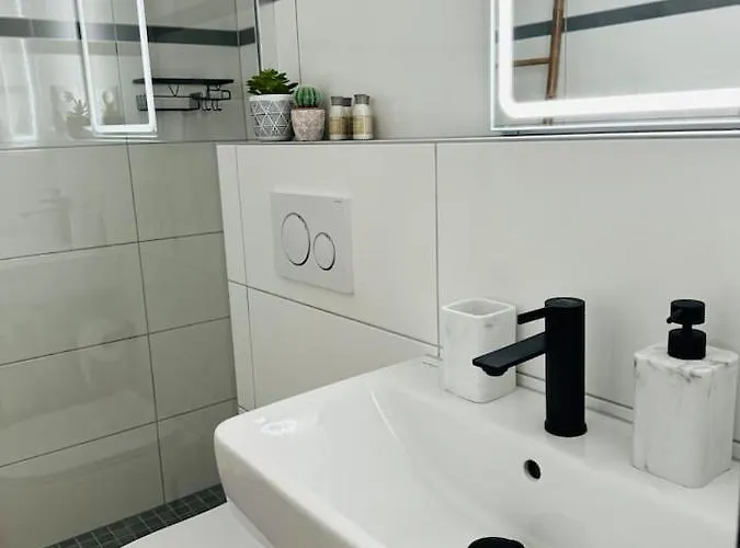 Klassen - Design In 11 Etage - Tolle Aussicht - Sauna, Pool - Netflix ラーンシュタイン