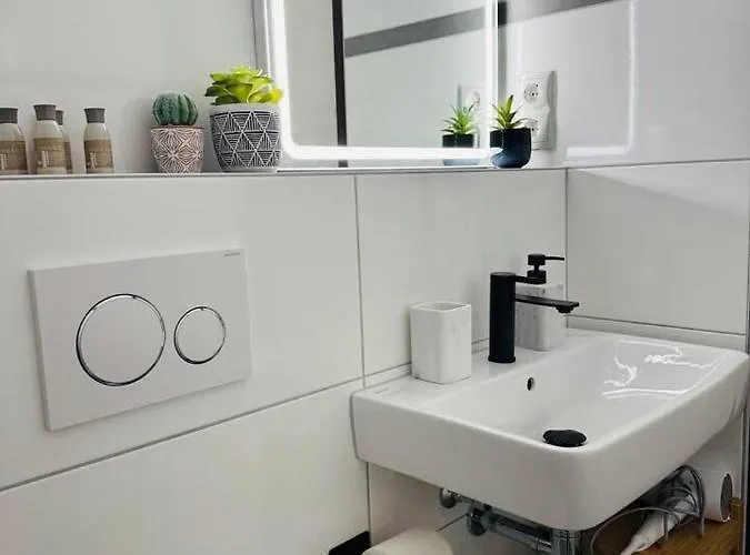 Klassen - Design In 11 Etage - Tolle Aussicht - Sauna, Pool - Netflix *