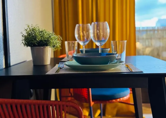 Klassen - Design In 11 Etage - Tolle Aussicht - Sauna, Pool - Netflix *